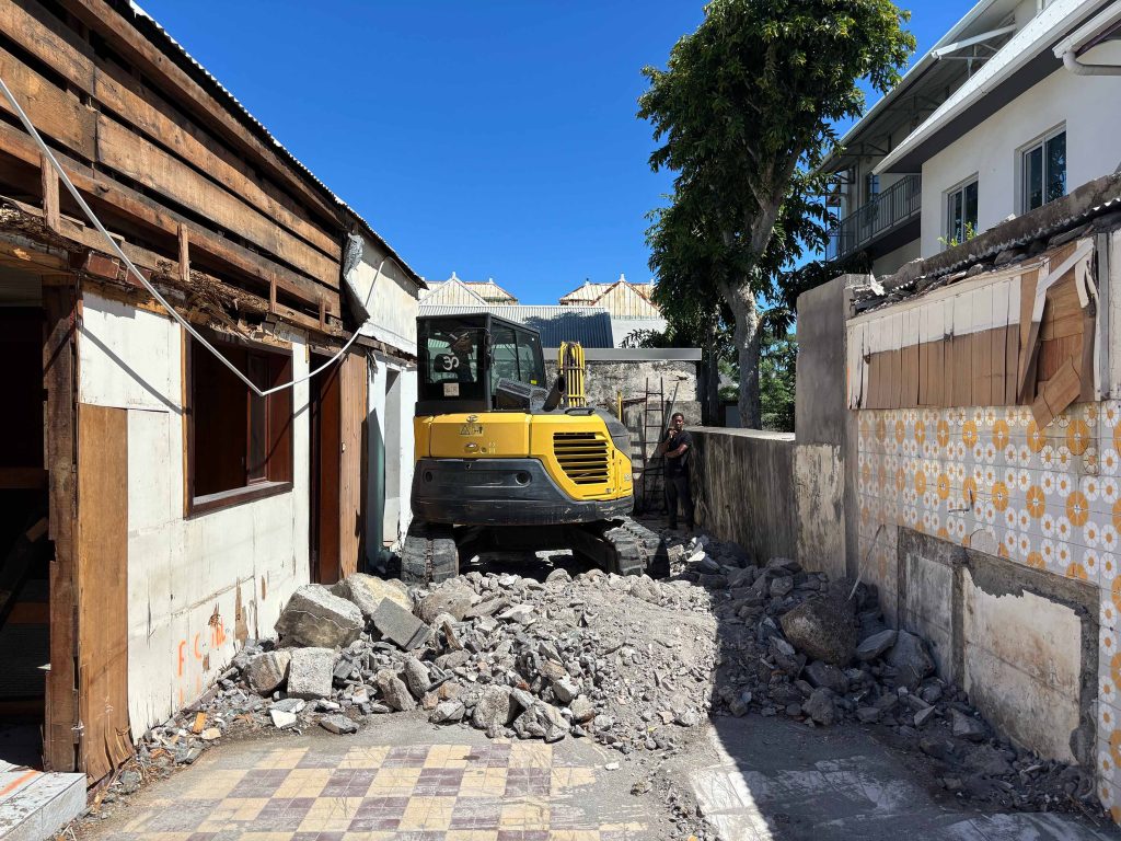 transformation d'une ancienne case bois sous tôle